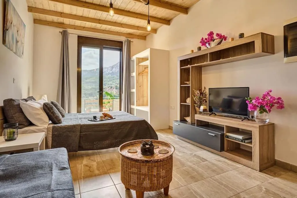 Image 3 of Valley View Studio Apartment Salakos