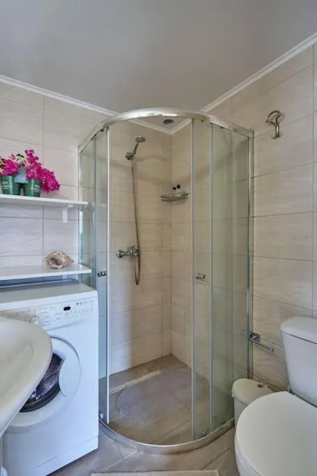 Image 6 of Valley View Studio Apartment Salakos