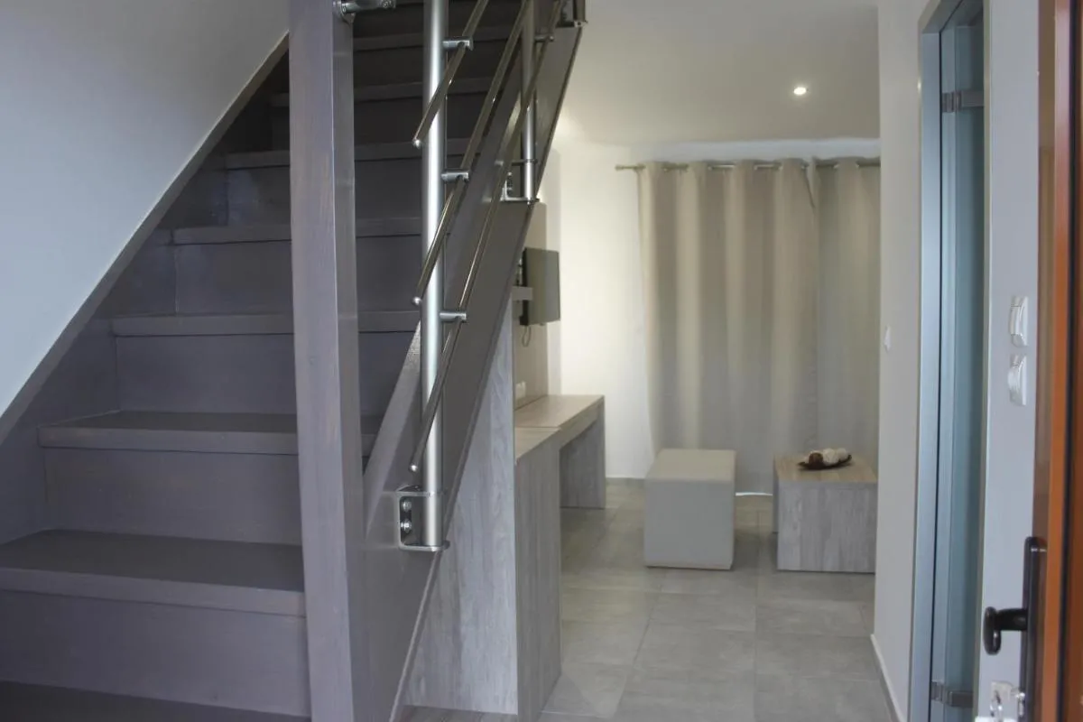 Image 1 of Vallian Village Hotel