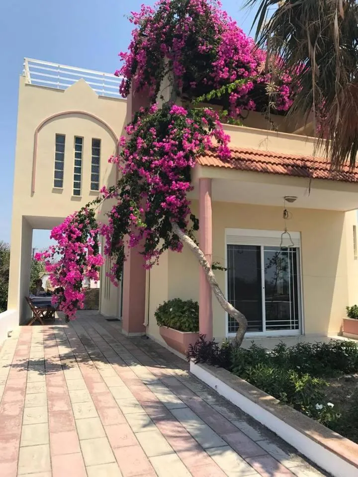 Image 3 of Villa George
