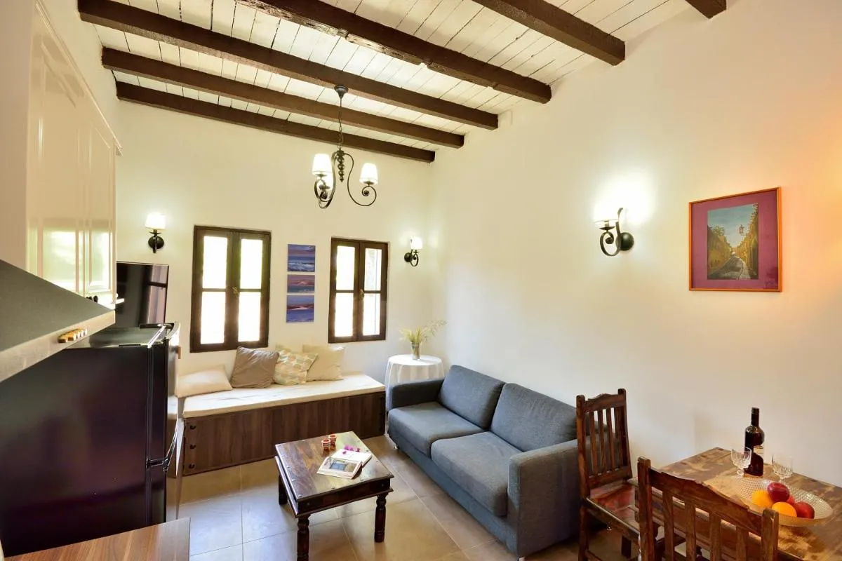 Image 4 of Villa Leon – Private courtyard serenity