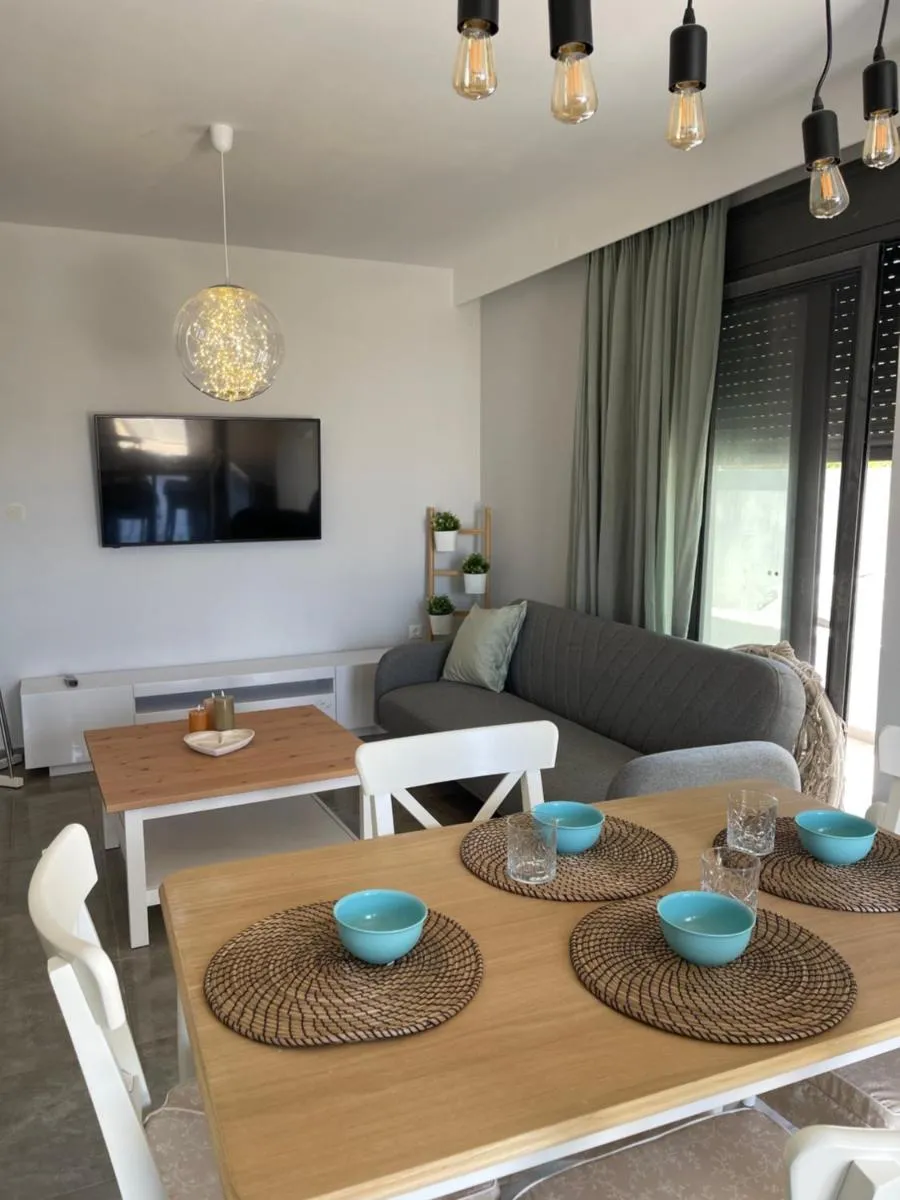 Image 4 of Vixen Apartment Studio 2