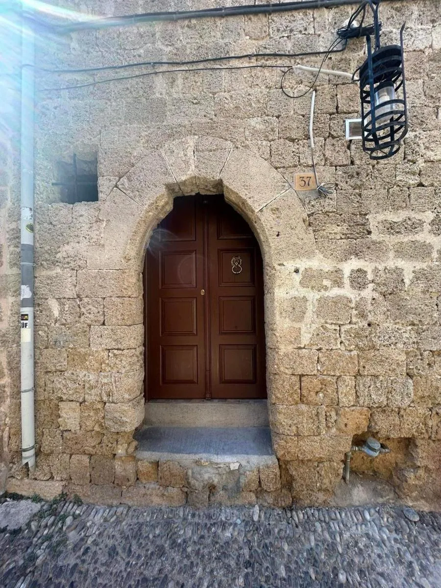 Image 3 of Zoe House-Old Town