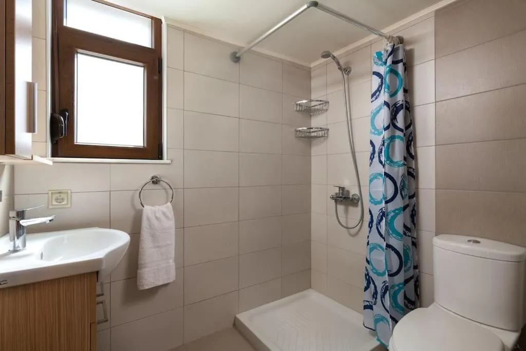 Image 3 of gefiraki apartment