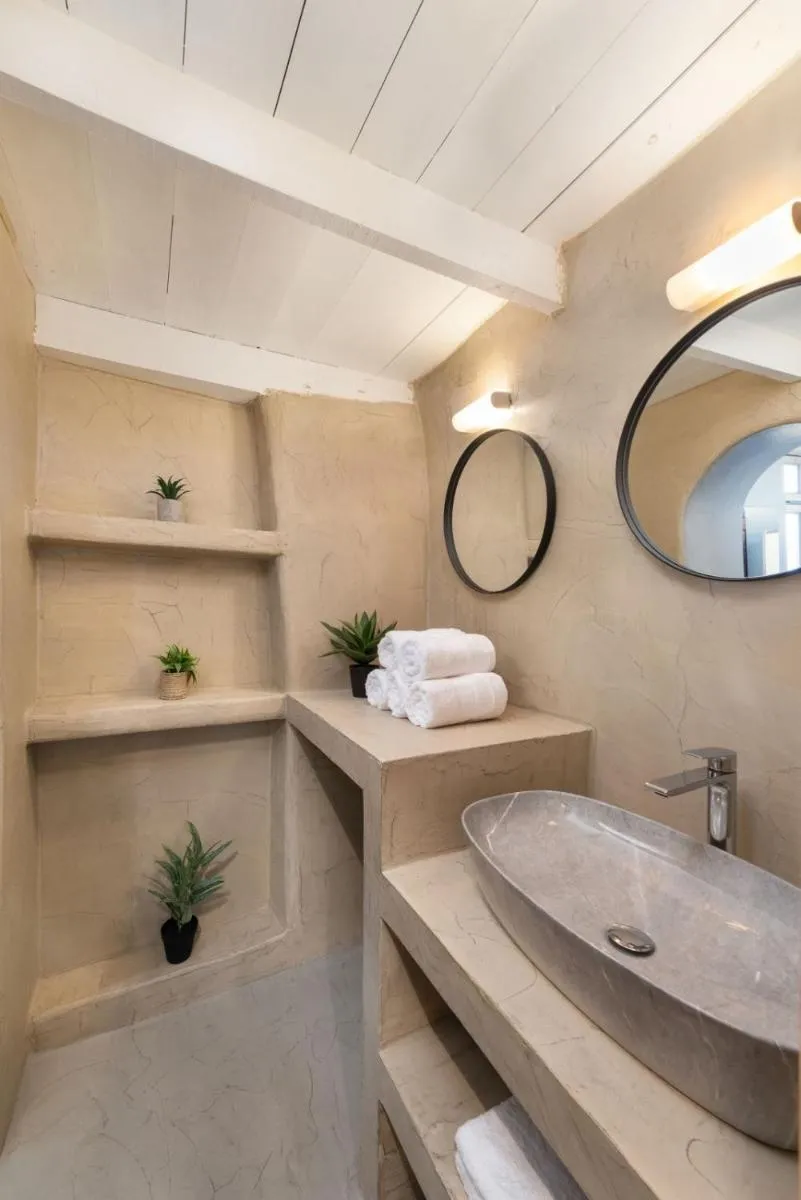 Image 3 of 3-4 Bedrooms Villa in old Town