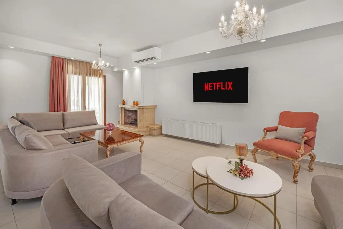 Image 4 of 7 Minutes from City Centre – Luxury 6BR Villa