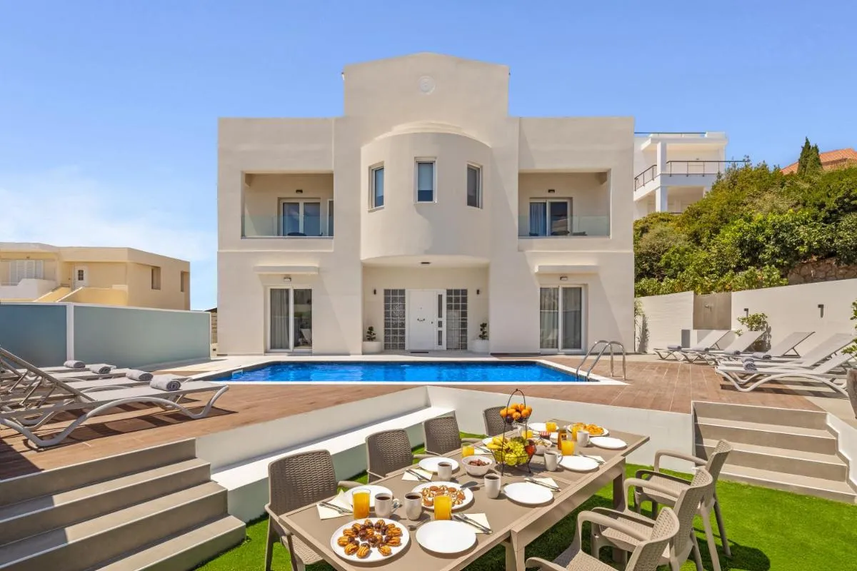 Image 5 of 7 Minutes from City Centre – Luxury 6BR Villa