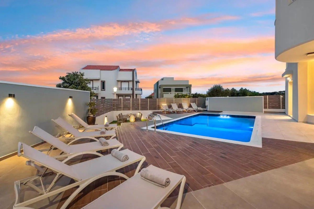 Image 2 of 7 Minutes from City Centre – Luxury 6BR Villa