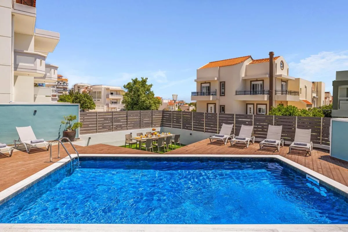 Image 6 of 7 Minutes from City Centre – Luxury 6BR Villa
