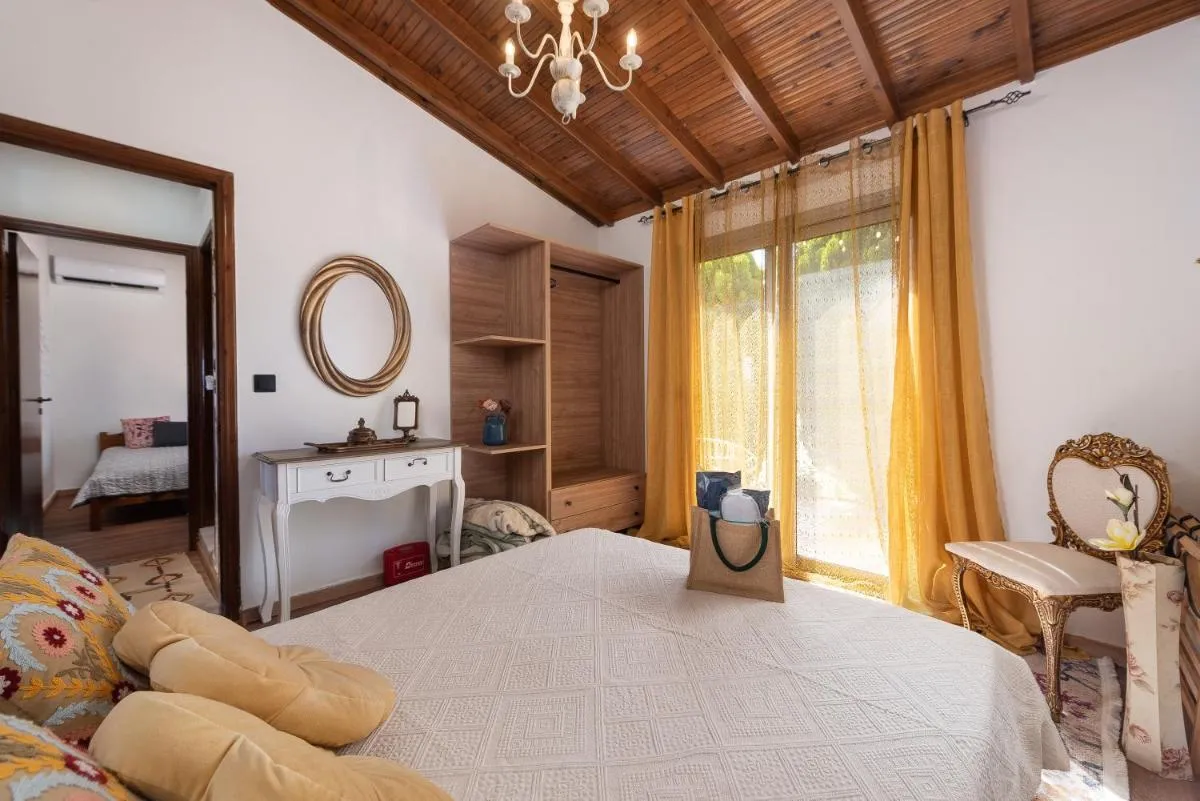 Image 6 of Aelia Sea View Bungalow
