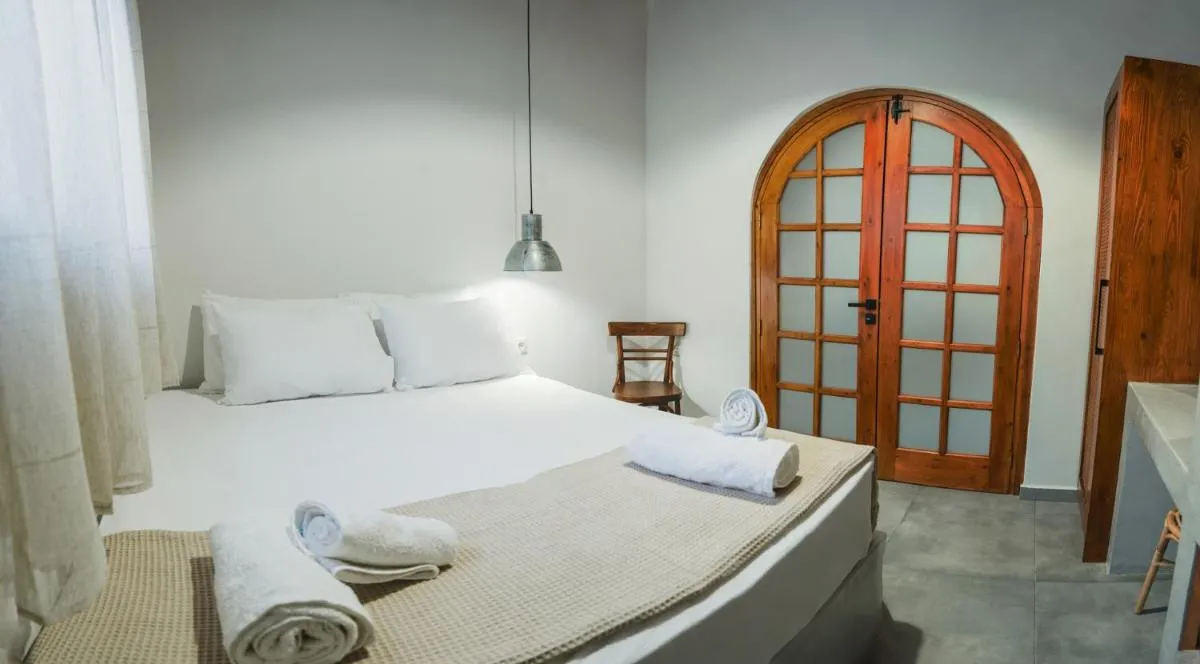 Image 6 of Aesthisis Sensational Accommodation Archangelos