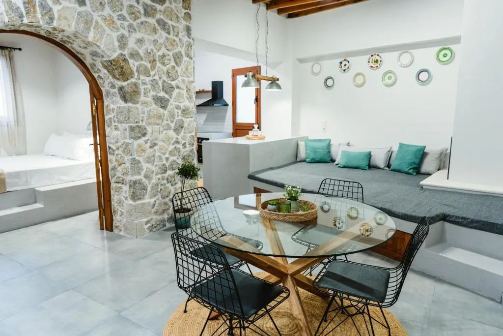 Image of Aesthisis Sensational Accommodation Archangelos