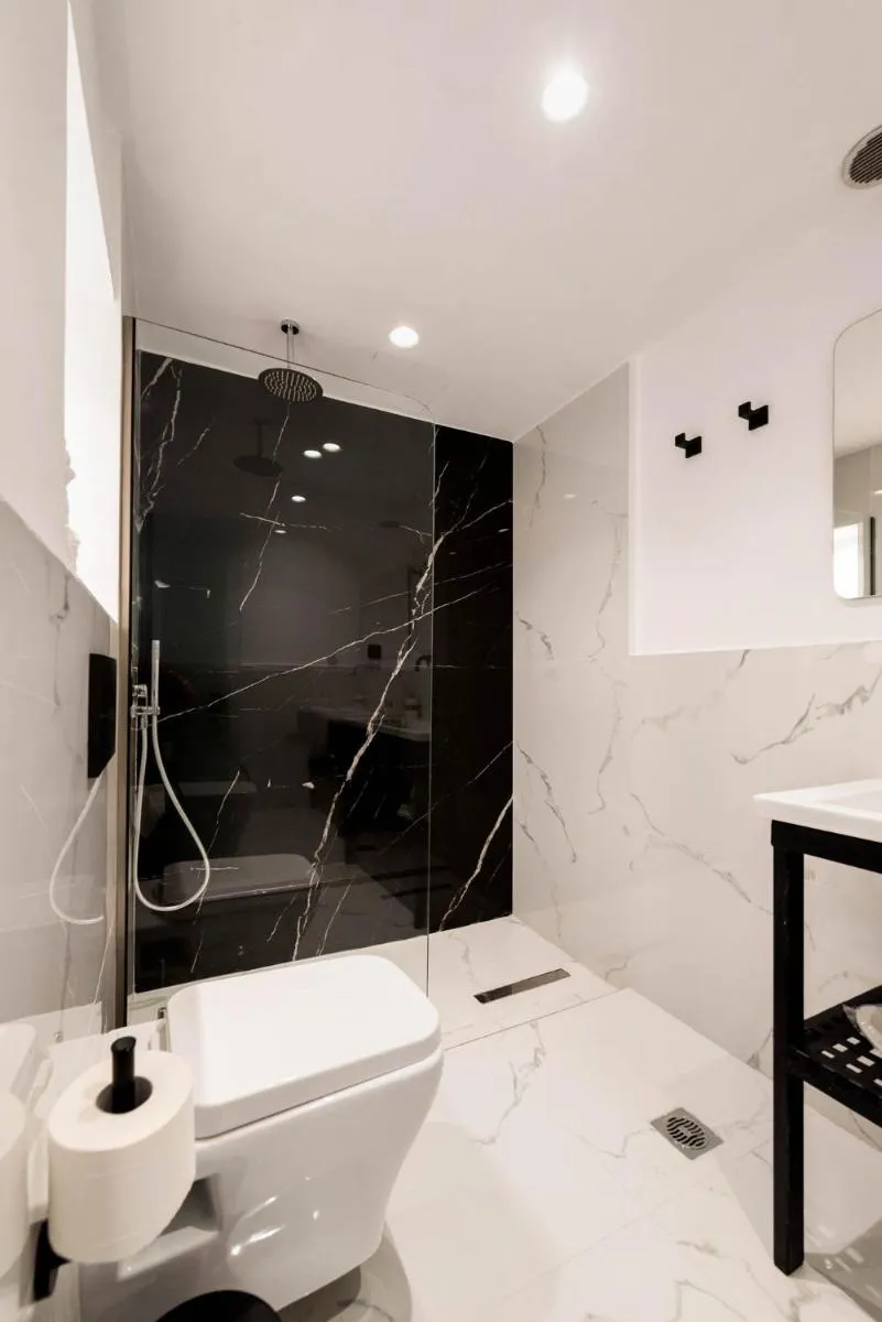 Image 3 of Alia Apartments