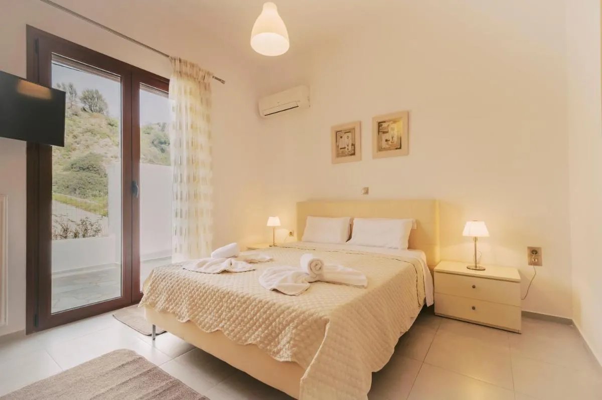 Image 1 of Alonia View House