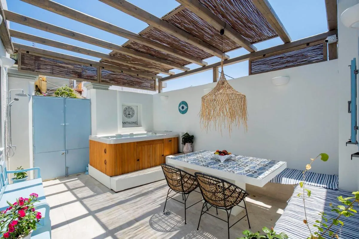 Image 1 of Antigone Traditional House