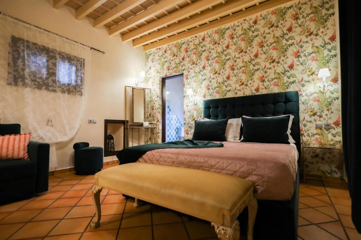 Image 5 of April Medieval Hotel