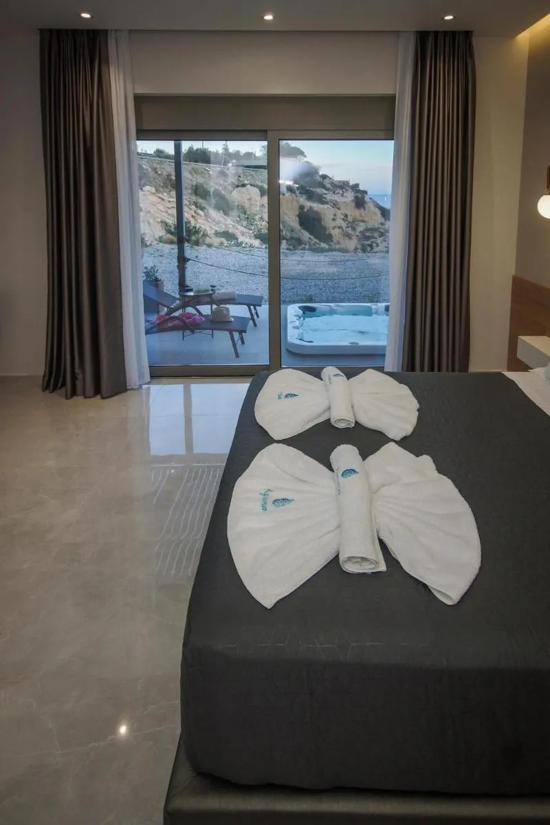 Image 4 of Aquamarine Luxury Suites