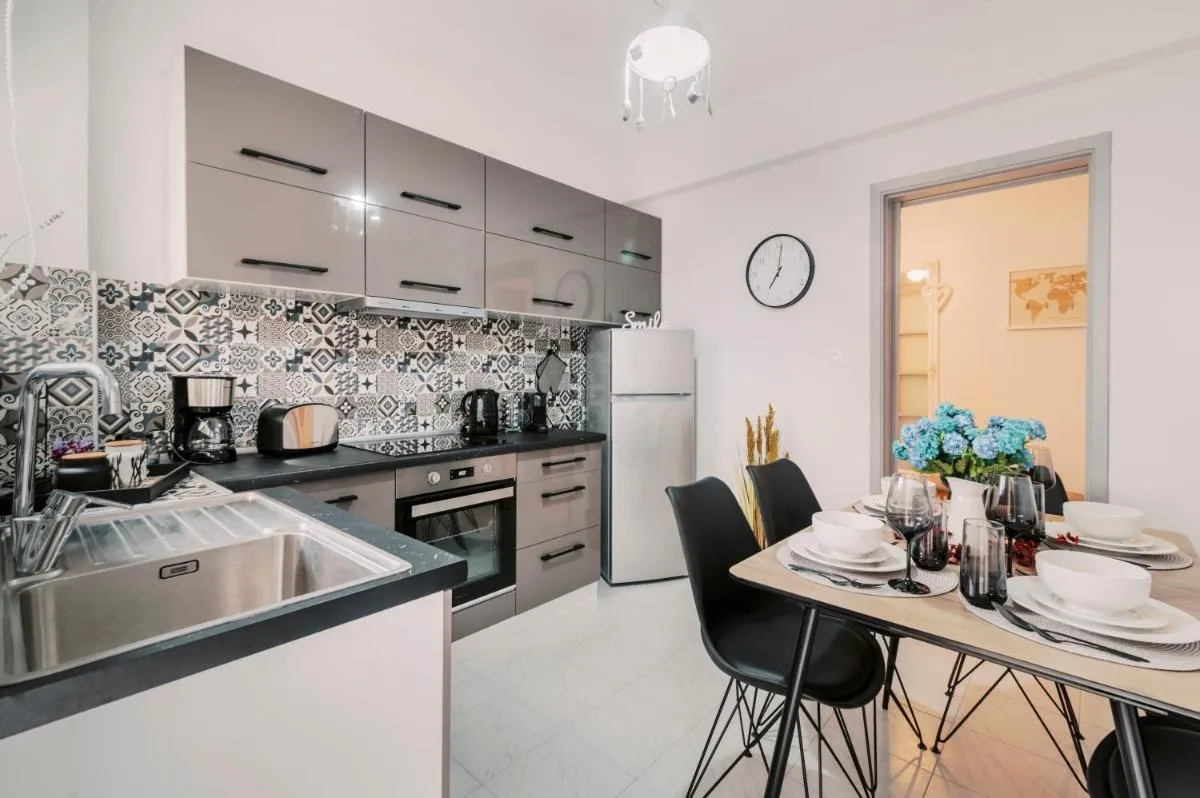 Image 3 of Ariadni Suite 2