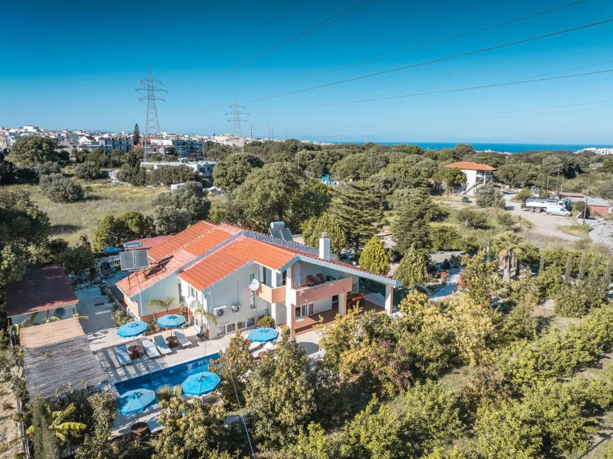 Image 6 of Artzy Villa