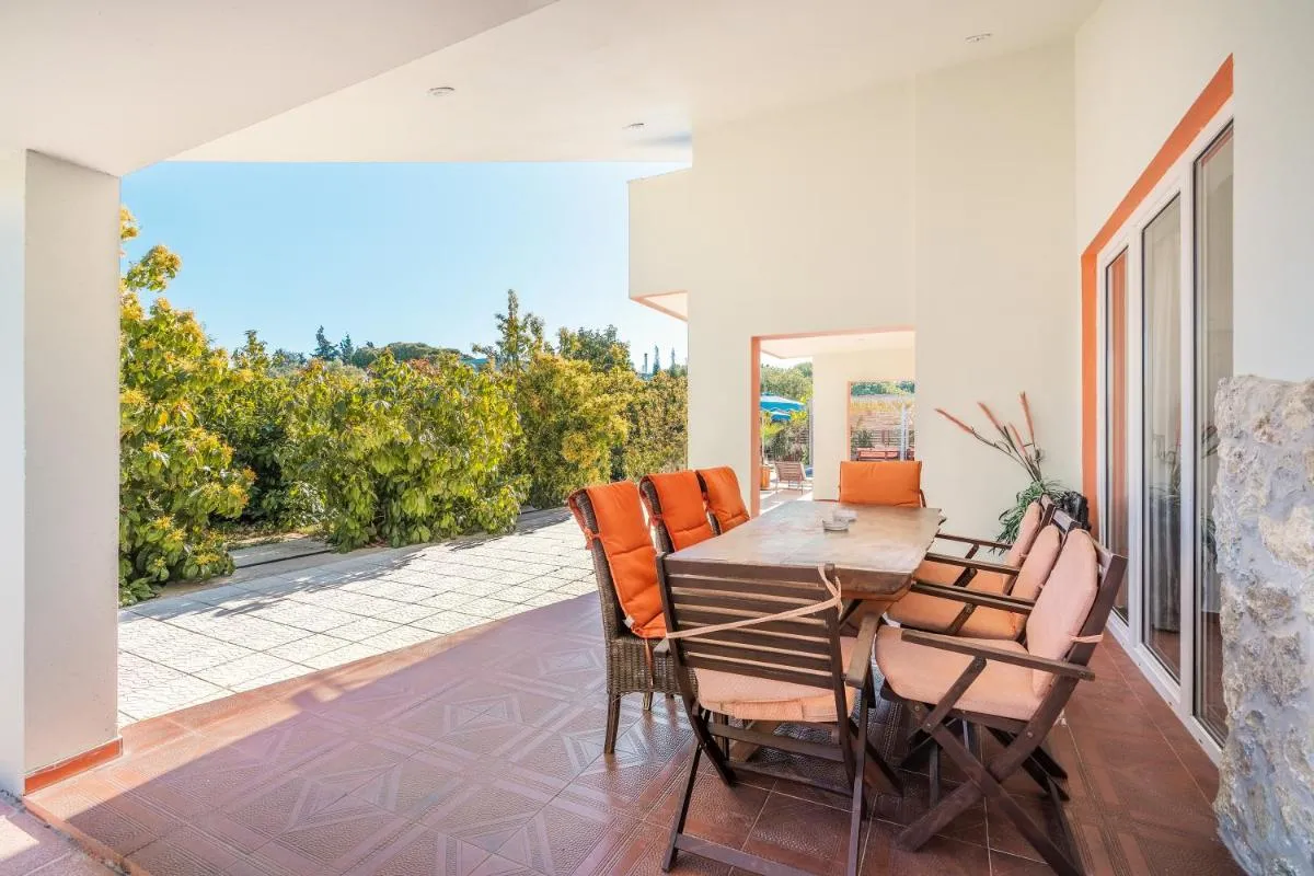Image 4 of Artzy Villa