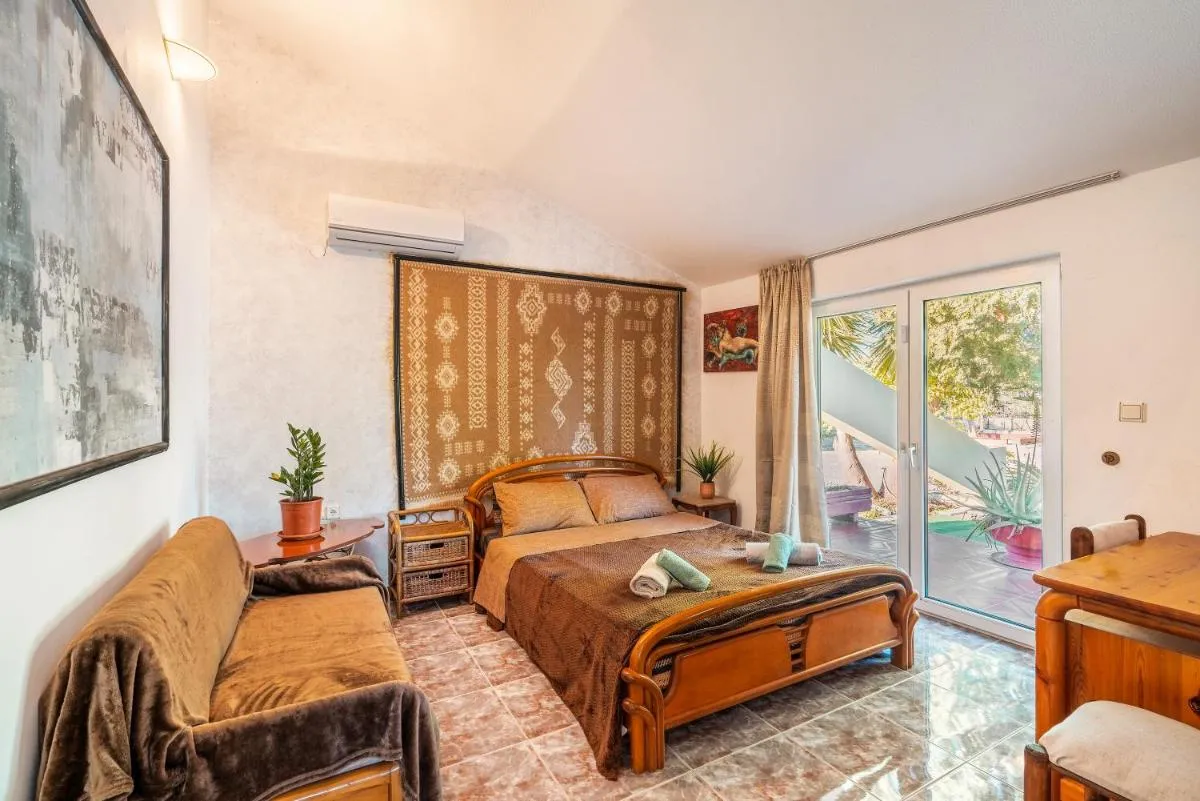 Image 1 of Artzy Villa