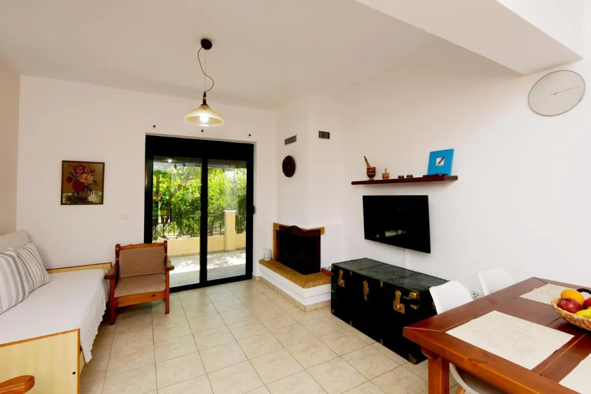 Image 4 of Athina’s Apartment in Olive Grove