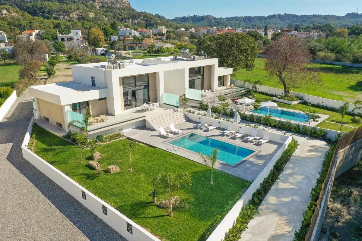 Image 2 of Aurum Villas