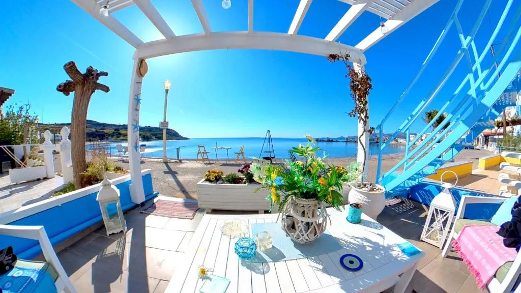 Image of Beach Studio – Sleeps 2 & Private Ocean Terrace