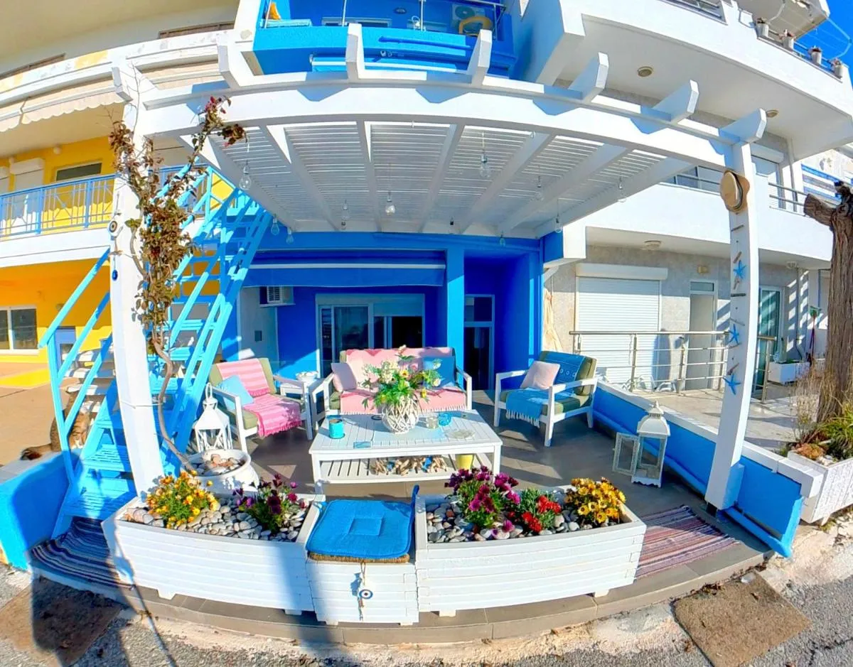 Image 2 of Beach Studio – Sleeps 2 & Private Ocean Terrace