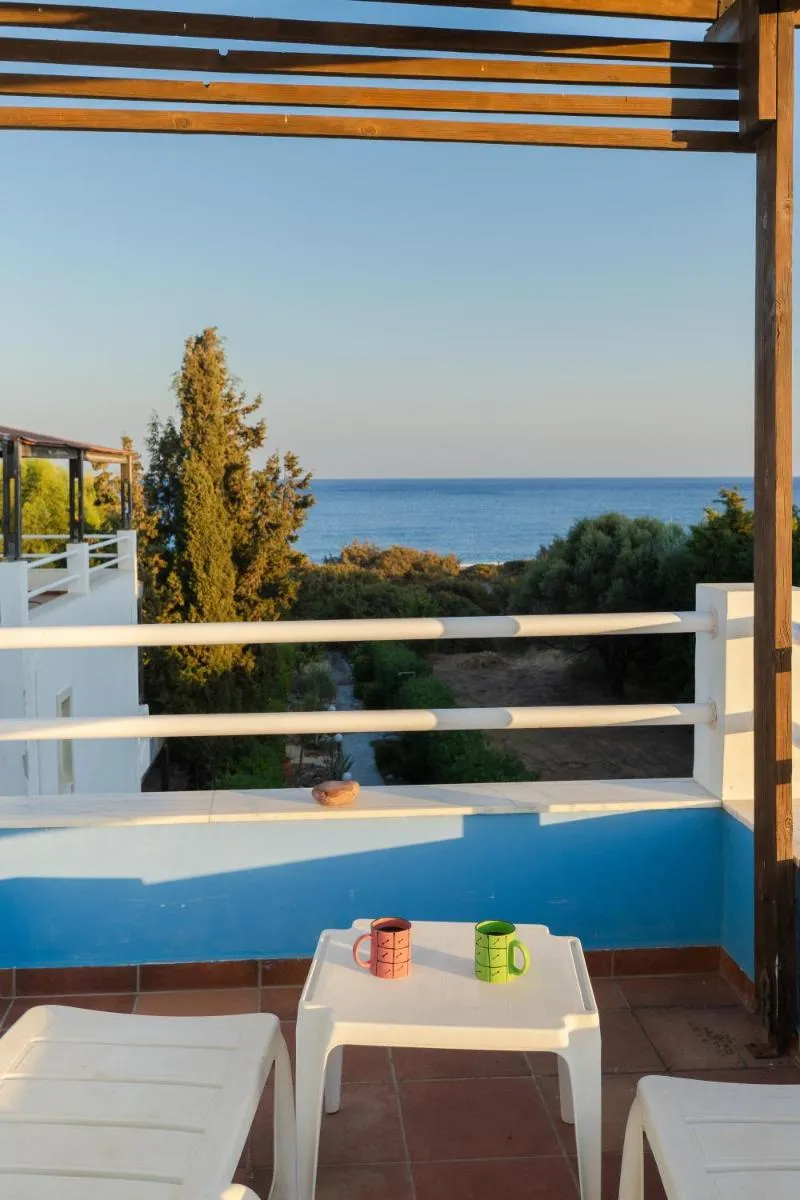 Image 4 of Beachfront Studio Socrates