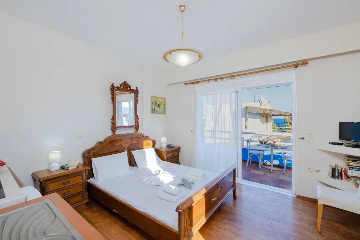 Image 5 of Beachfront Studio Socrates