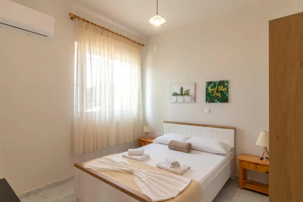 Image of Beachside Apartment-2