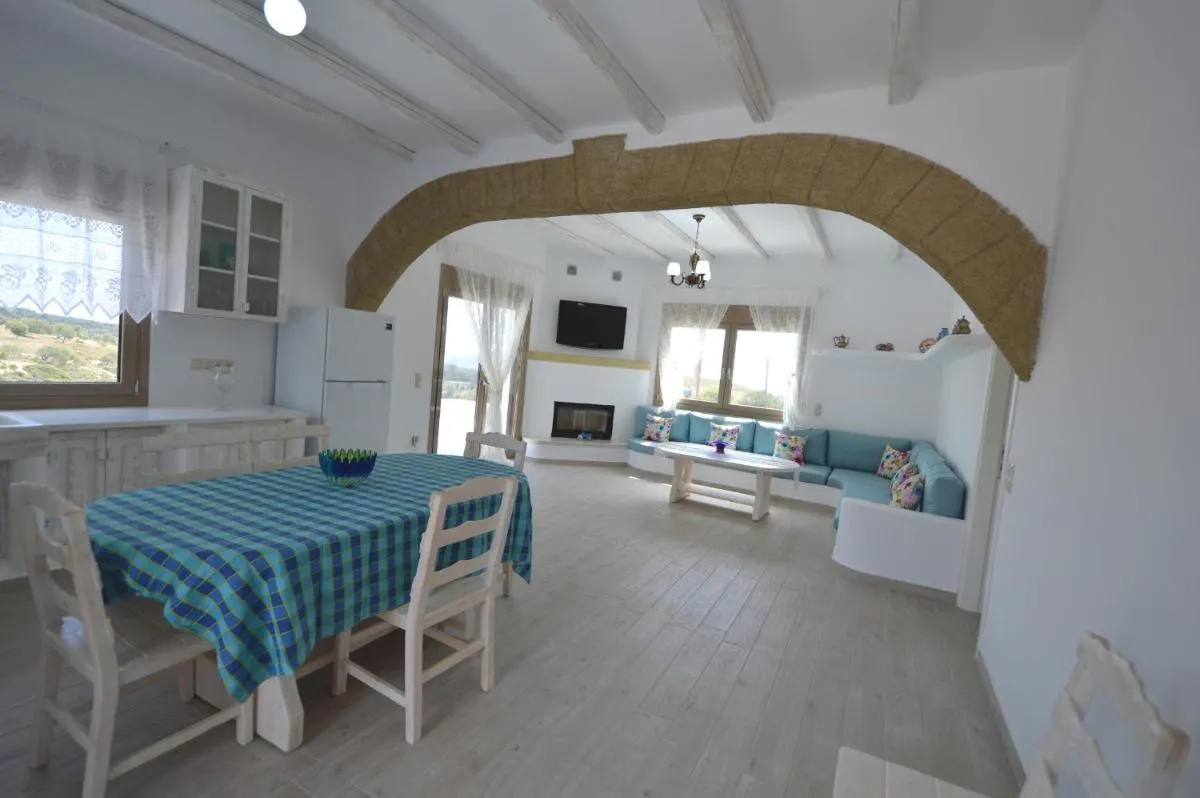 Image 4 of Bianca Suite & Home