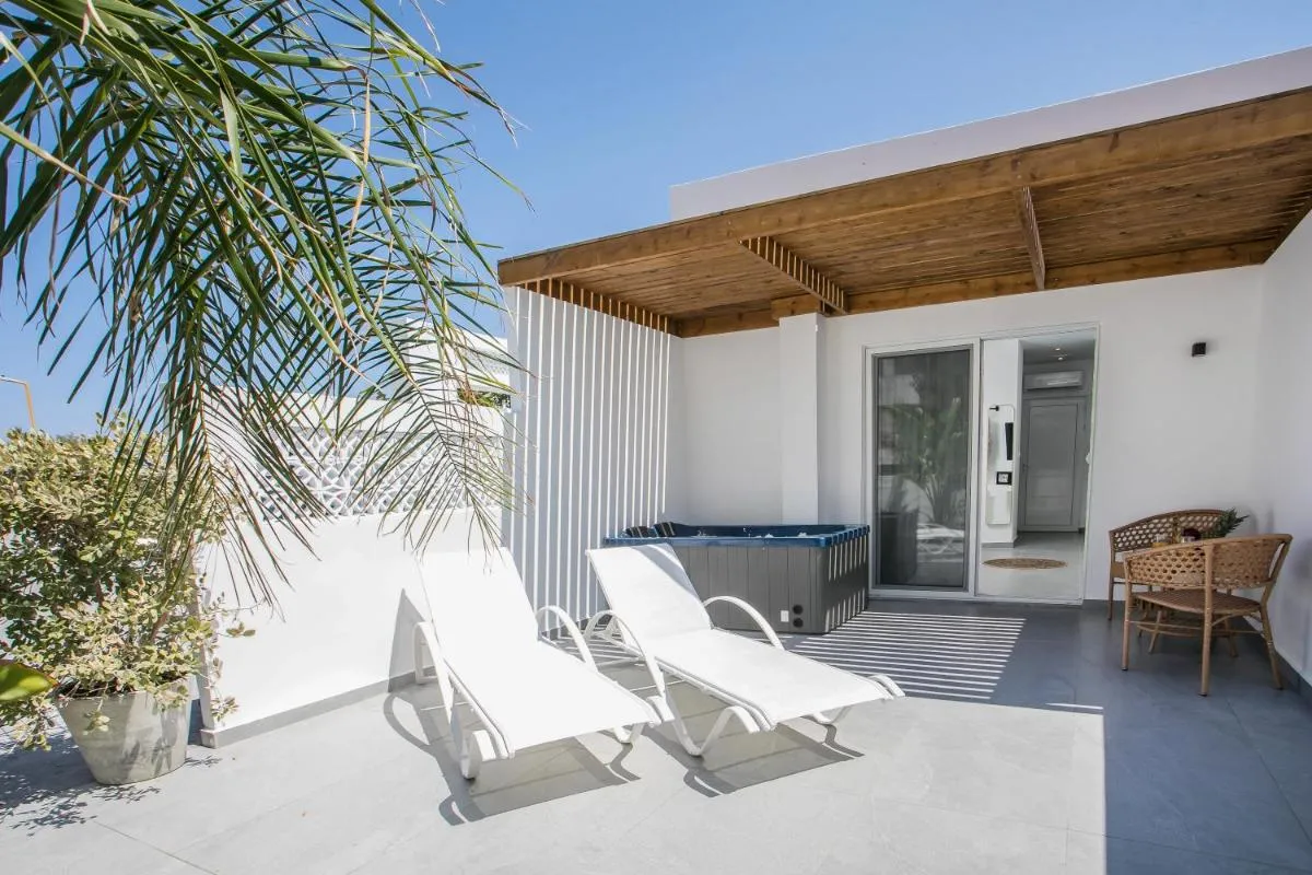 Image 5 of Calma Luxury Studios & Suites