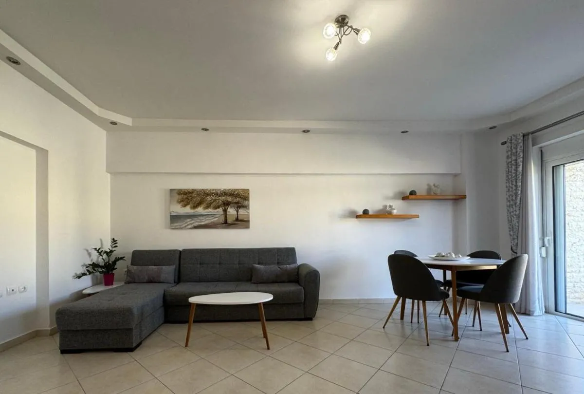 Image 3 of Chris Apartment