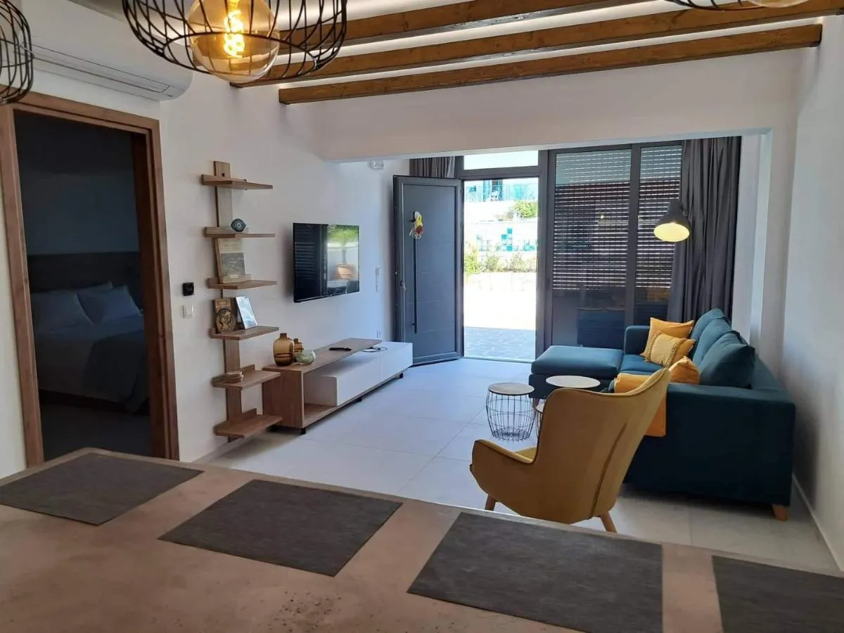 Image 2 of Courtyard Luxury Suites “ APOSTOLOS”