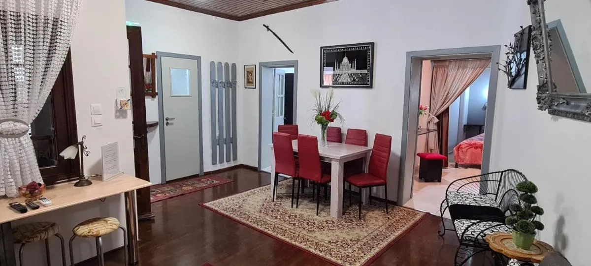 Image 4 of Diasoulas house