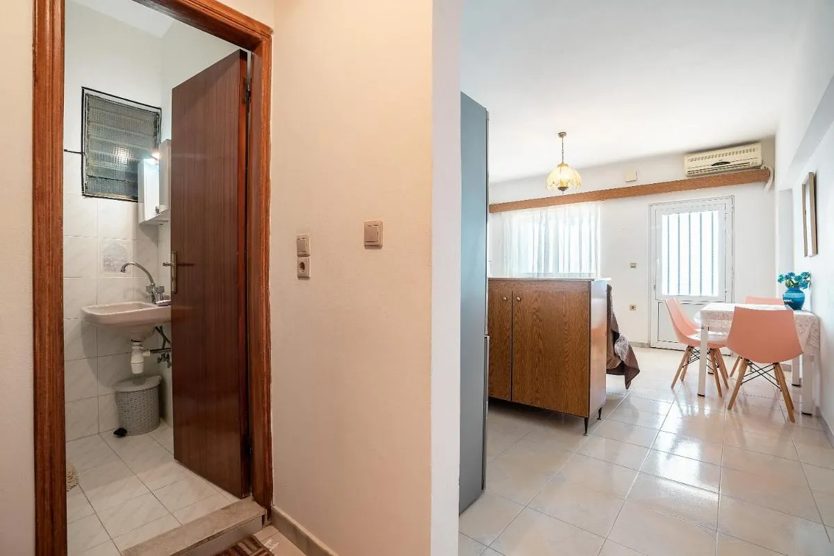 Image 2 of Dorothy’s Seaview Apartment