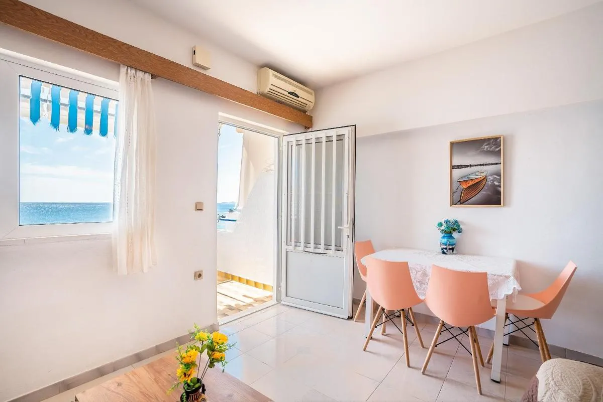Image 3 of Dorothy’s Seaview Apartment