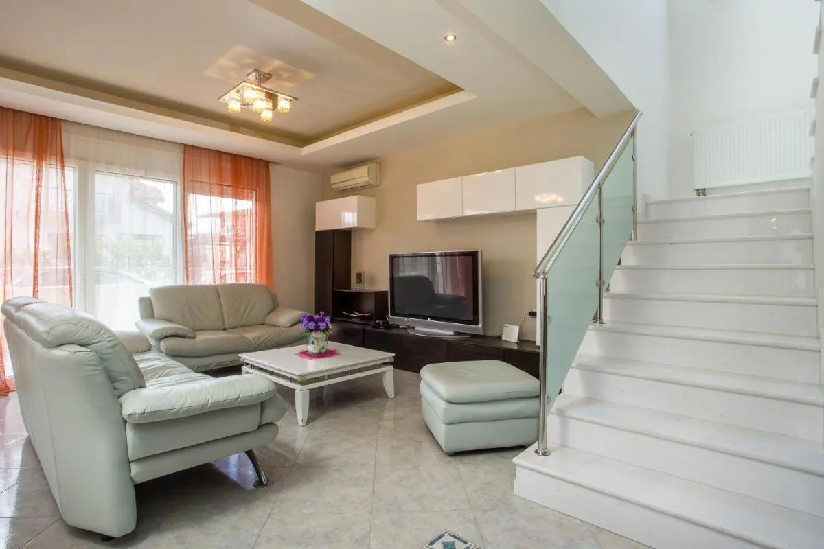 Image 4 of EVA’s House
