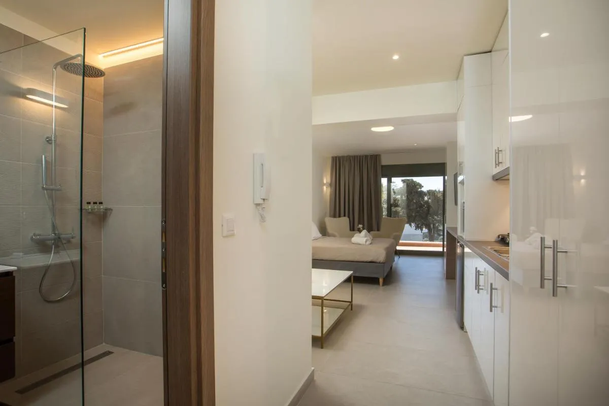 Image 2 of Eden’s Azalea Luxury Suite