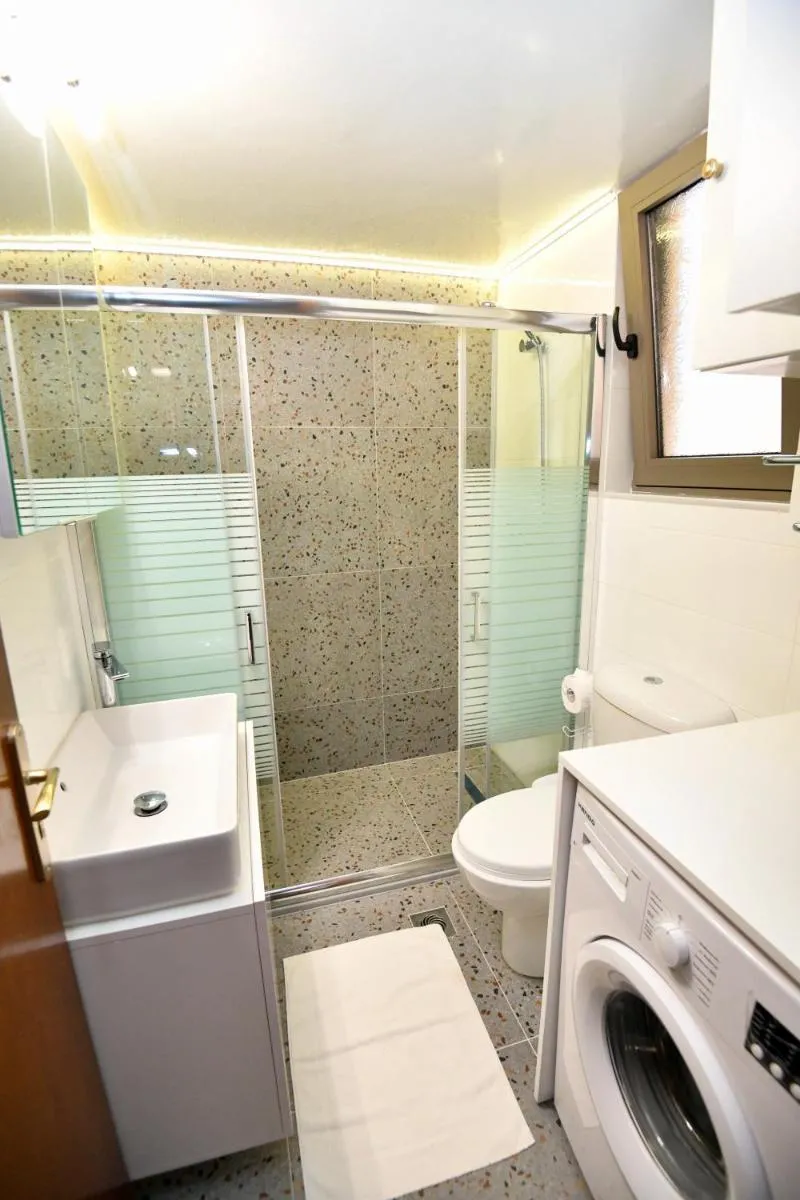 Image 3 of Elli’s Private House