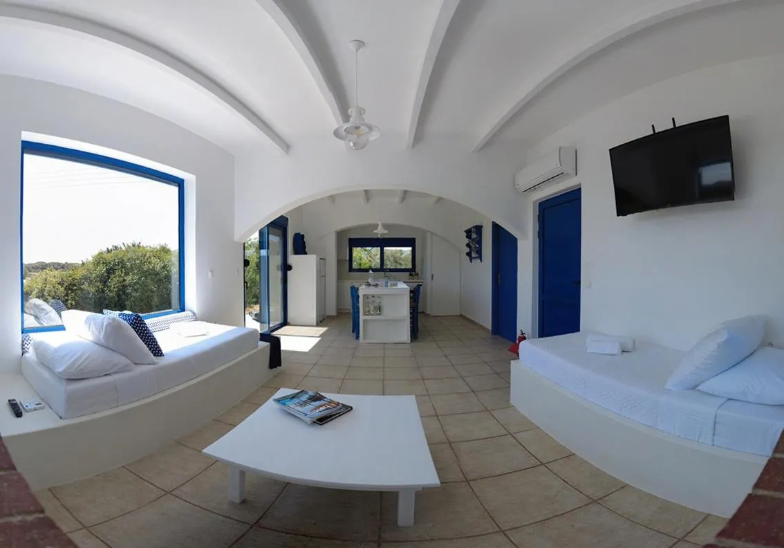Image 4 of Evelia Sea House