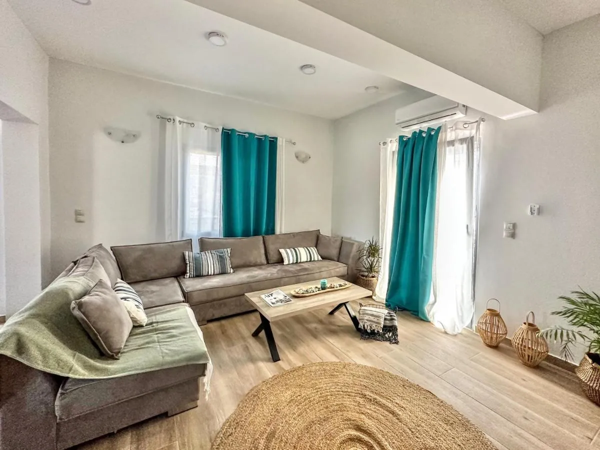 Image 2 of Exquisite 4-Bedroom Prestige Apartment