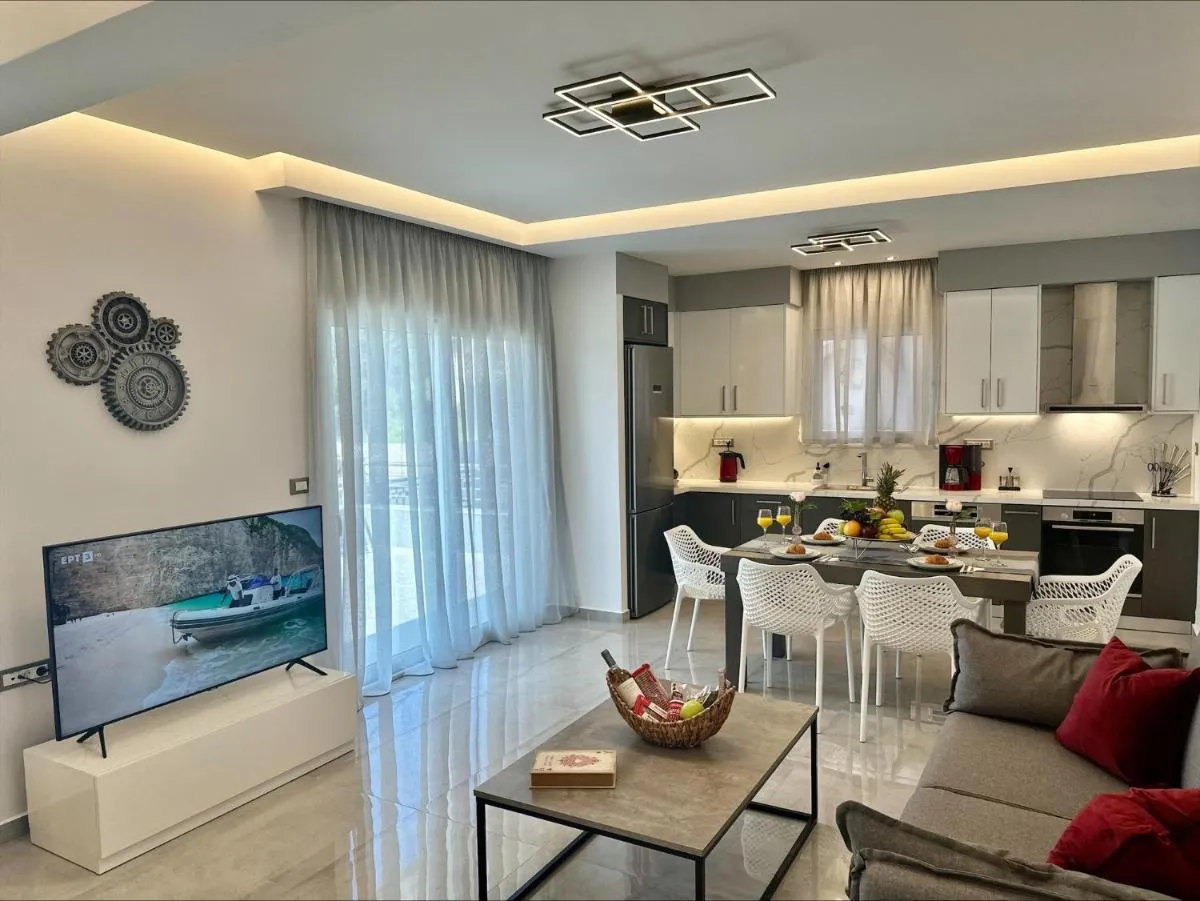 Image 1 of Flev’s Luxury House with pool