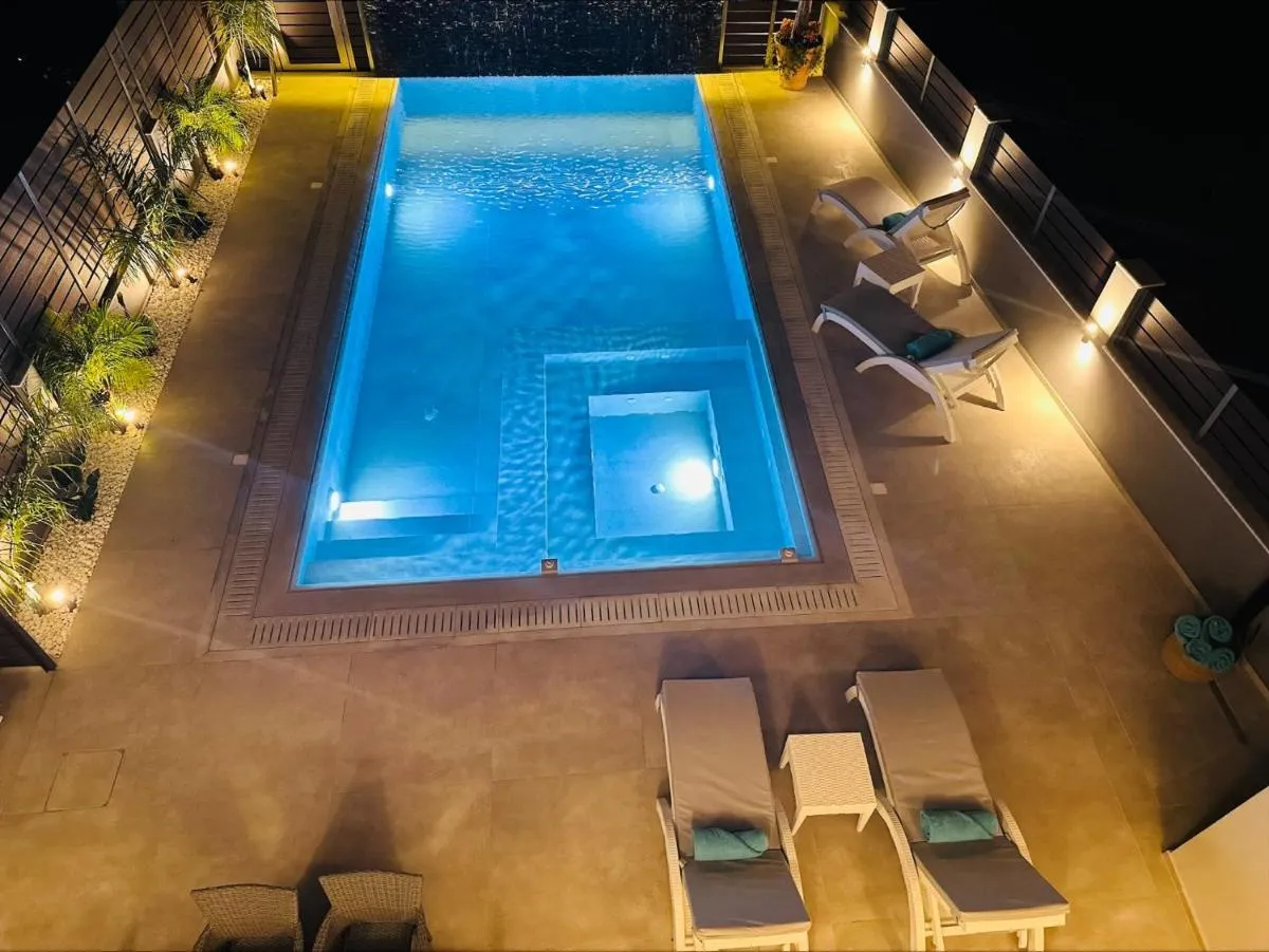 Image 2 of Flev’s Luxury House with pool