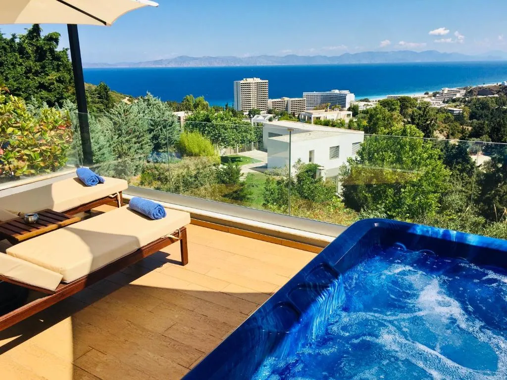 Image of FlyViewFlatsBLUE PrivateHotTub with SeaView