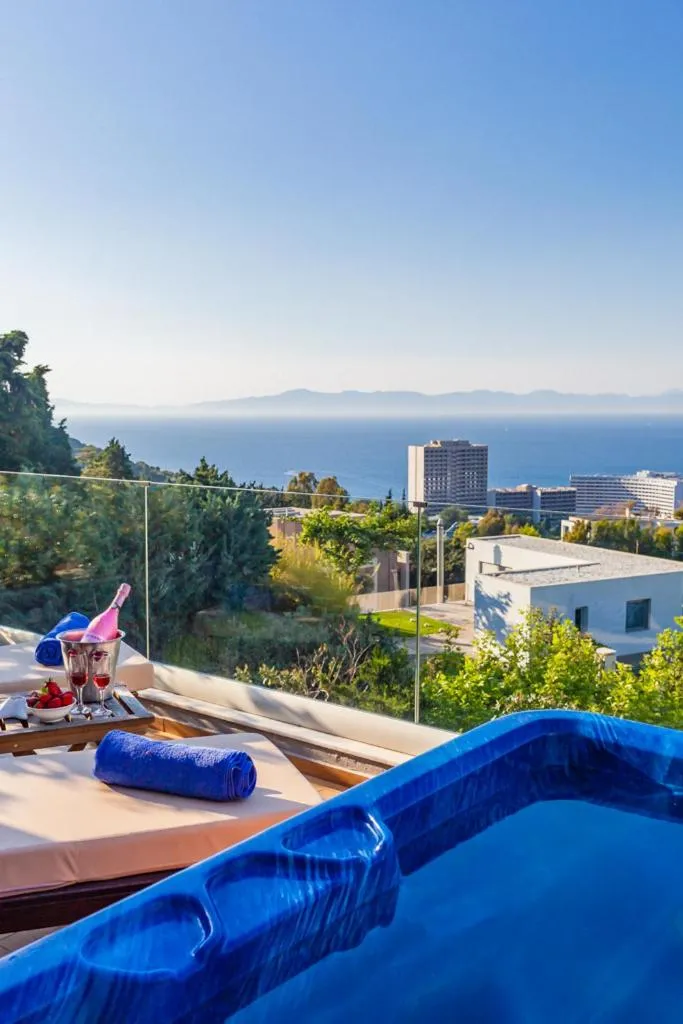 Image 6 of FlyViewFlatsBLUE PrivateHotTub with SeaView