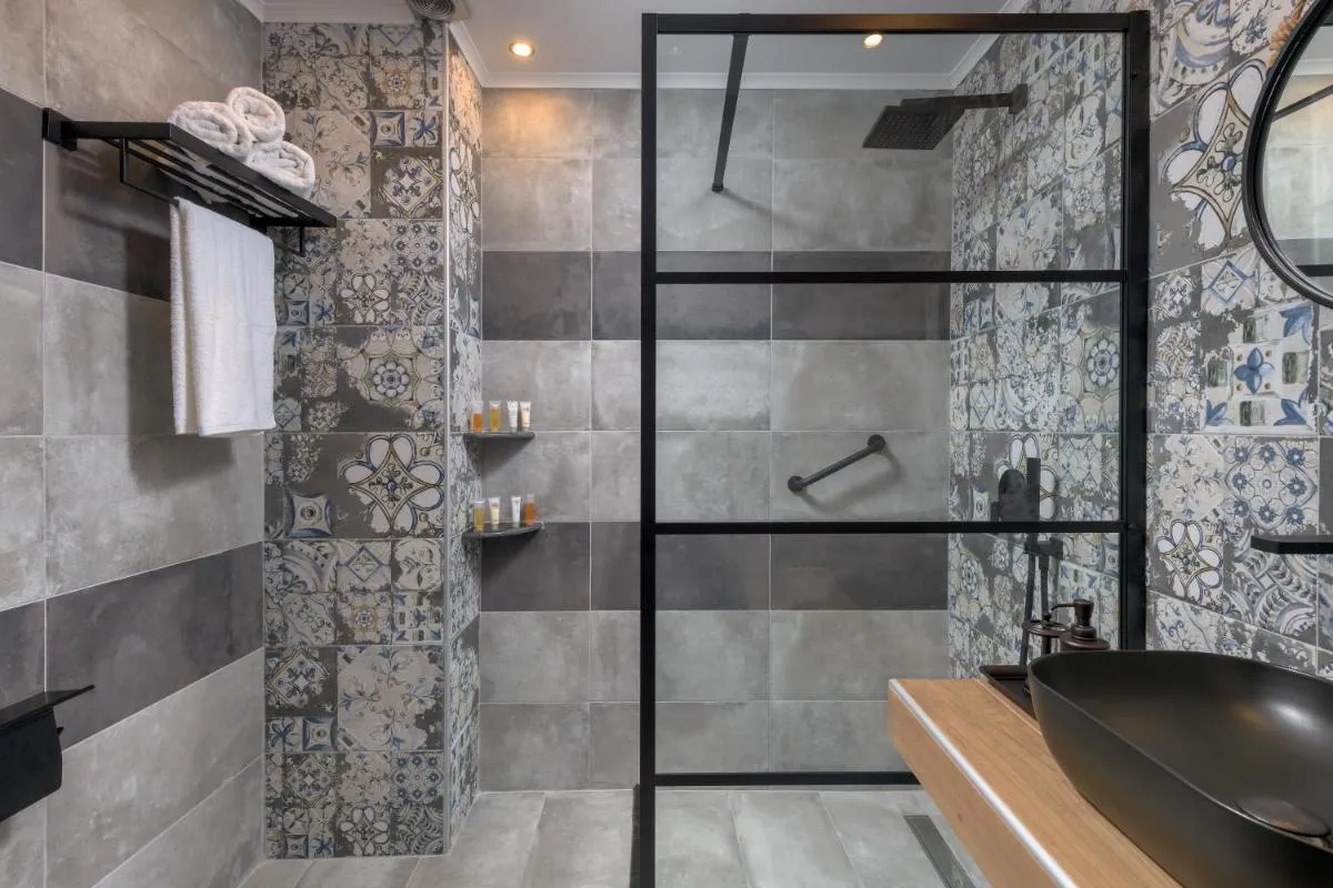 Image 2 of Grand Master Suite