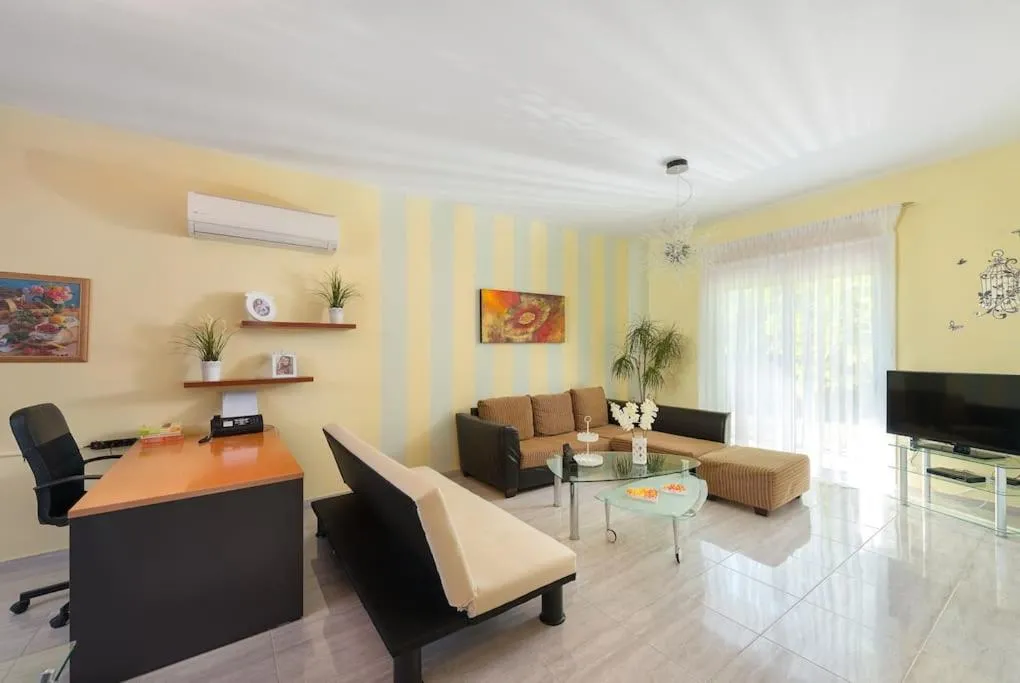 Image 5 of Greek Style Ground Floor Apartment & Pool